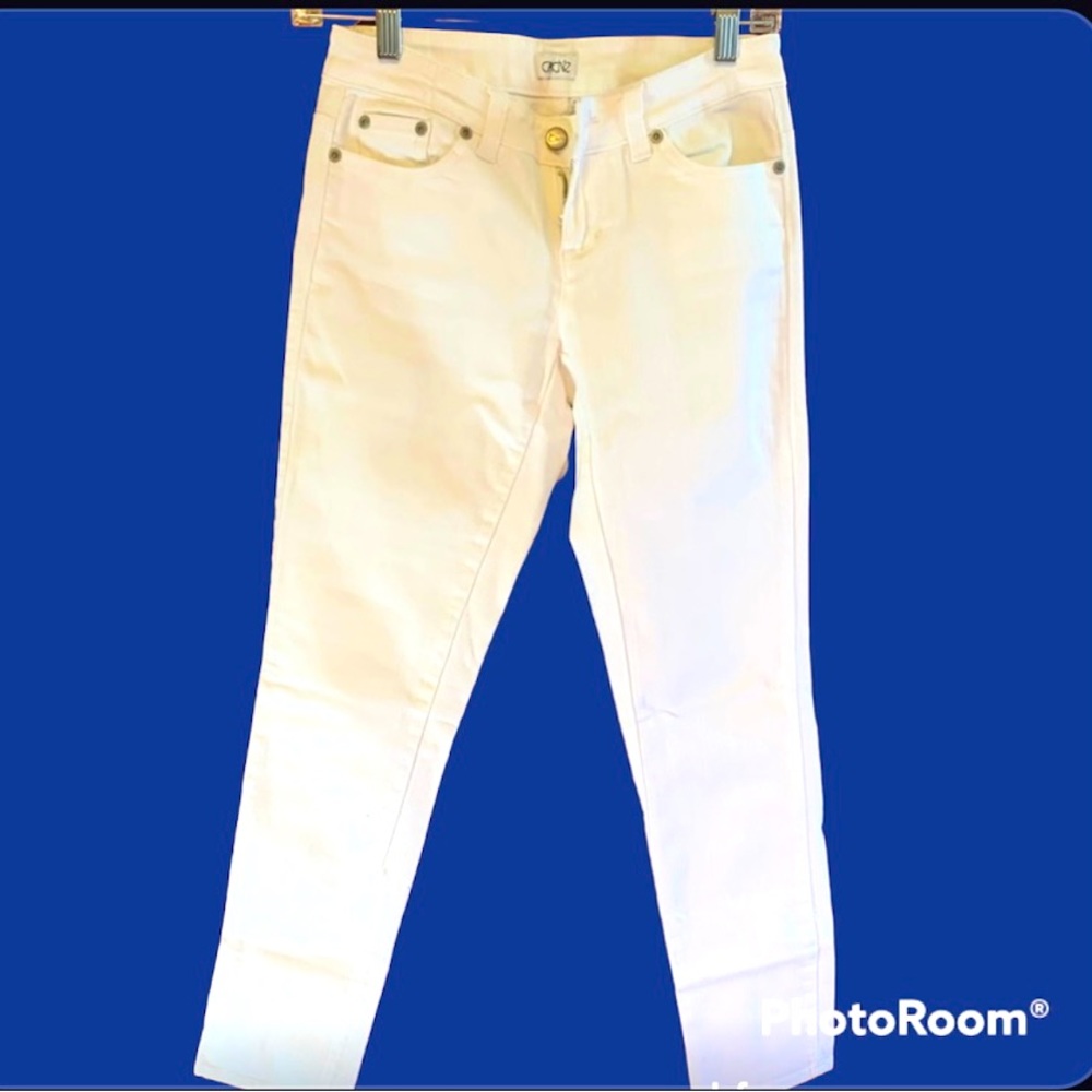 Cache petite white jeans